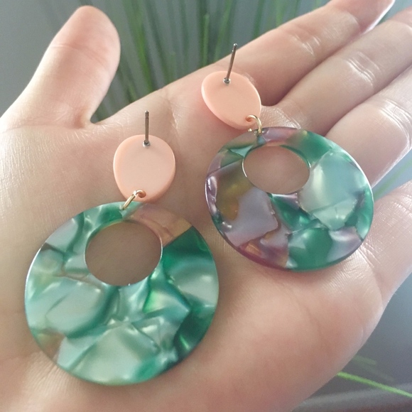 'Acantha' Resin Tortoise Shell Acrylic Earrings - Picture 5 of 6